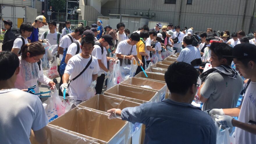 渋谷でゴミ拾い　海のゴミは街からきていた