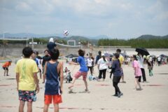 広々とした砂浜でアタック！　四倉海水浴場でビーチバレー大会開催