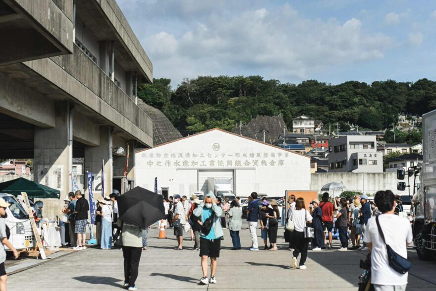 常磐ものの真骨頂　中之作朝市が大賑わい